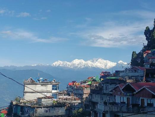 Hotel Jaswin Shanti Priya Darjeeling  Exteriör bild