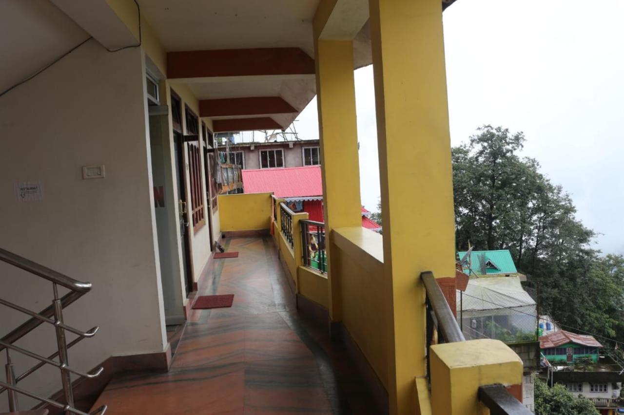 Hotel Jaswin Shanti Priya Darjeeling  Exteriör bild