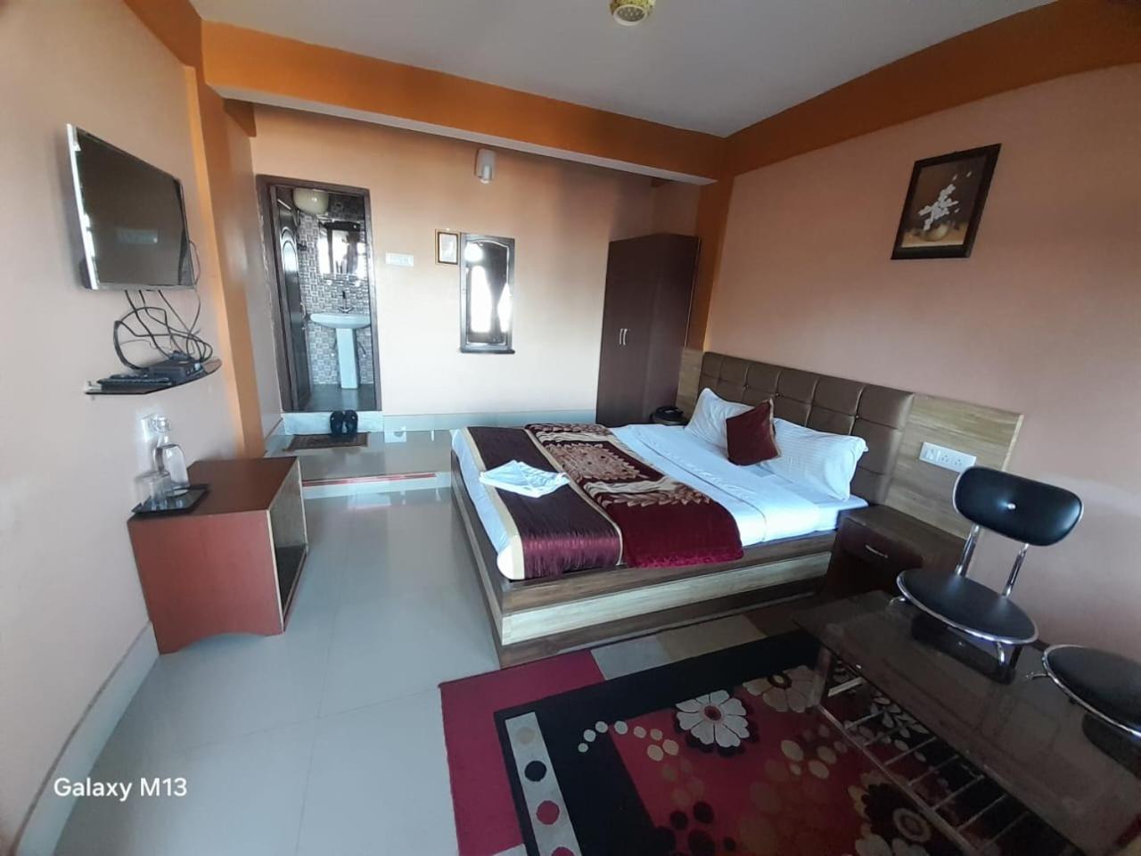 Hotel Jaswin Shanti Priya Darjeeling  Exteriör bild